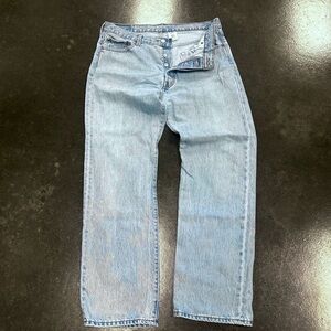 Levi’s 501 light wash